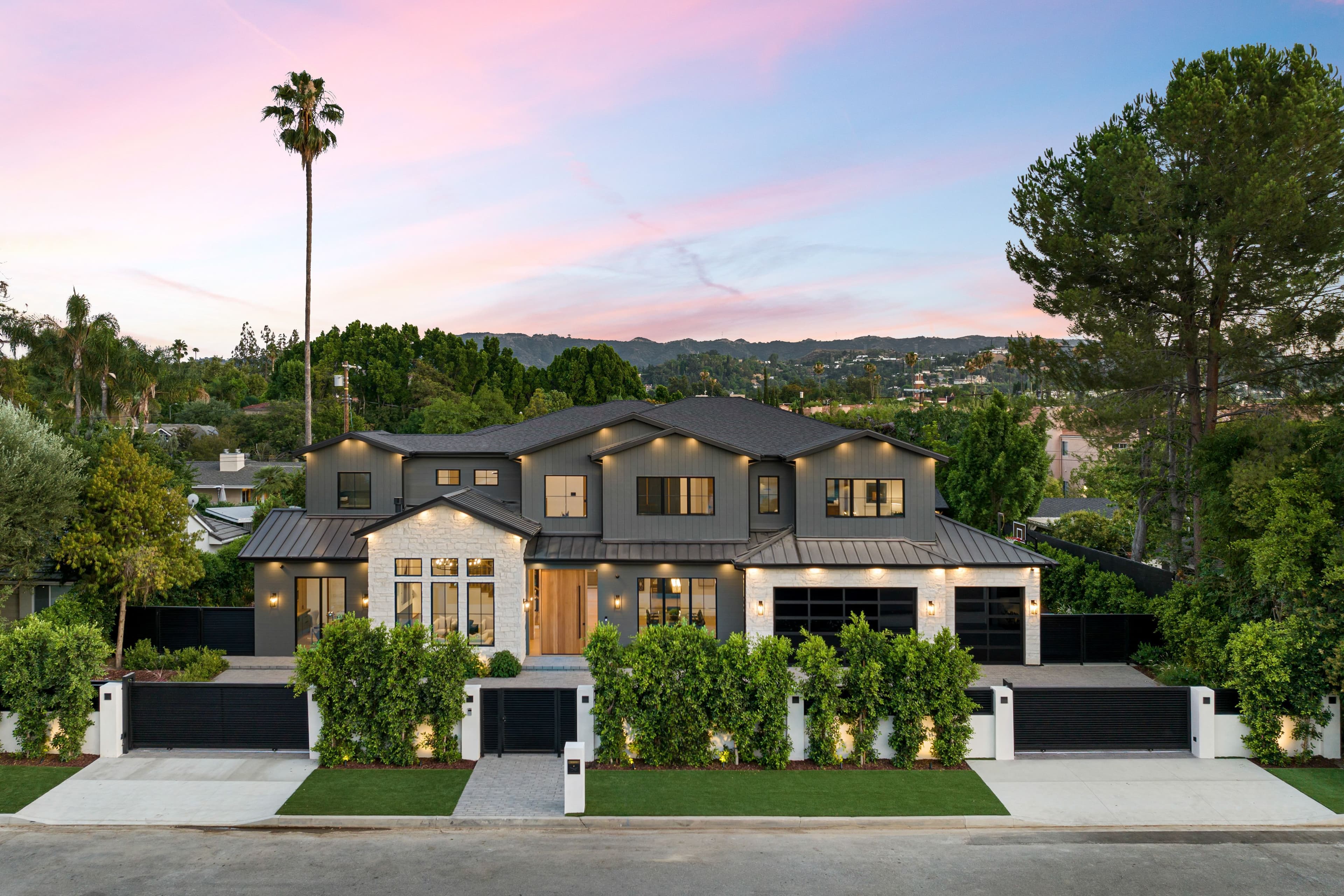 Luxurious Home at Dusk with Elegant Modern Design